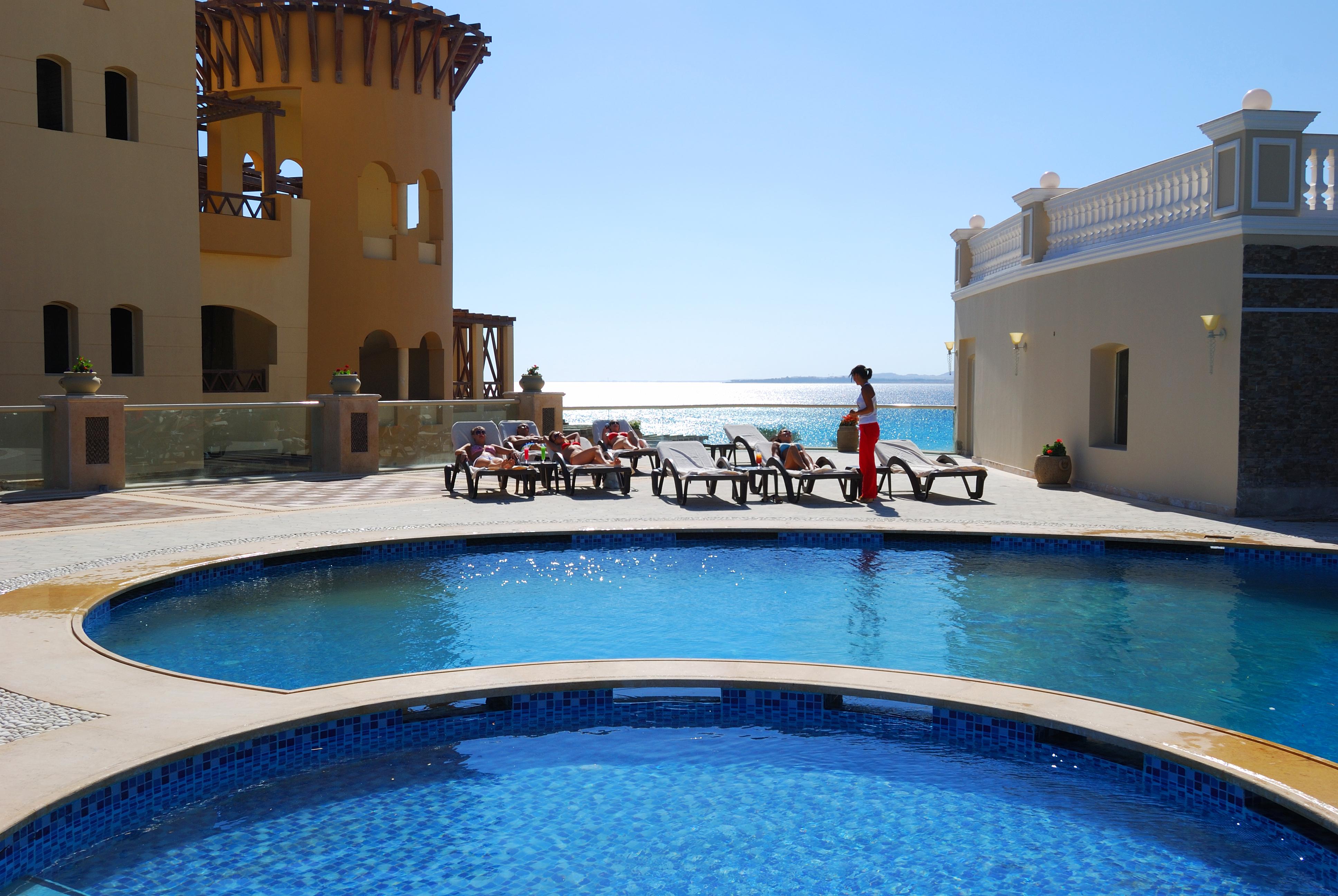 Kaisol Romance Resort Sahl Hasheesh - Adults Only Hurghada Bagian luar foto The pool at the Kempinski Hotel Soma Bay