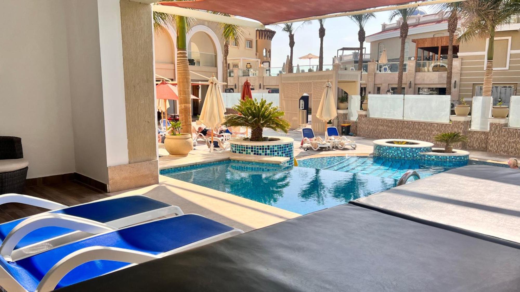 Kaisol Romance Resort Sahl Hasheesh - Adults Only Hurghada Bagian luar foto The pool at the hotel