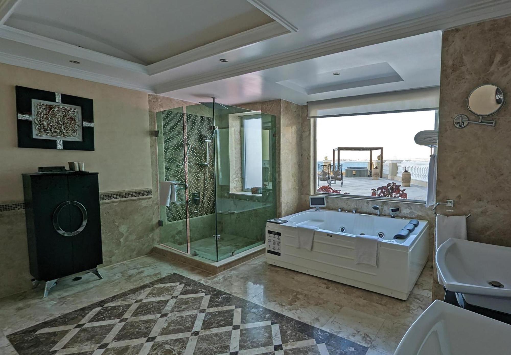 Kaisol Romance Resort Sahl Hasheesh - Adults Only Hurghada Bagian luar foto A modern bathroom